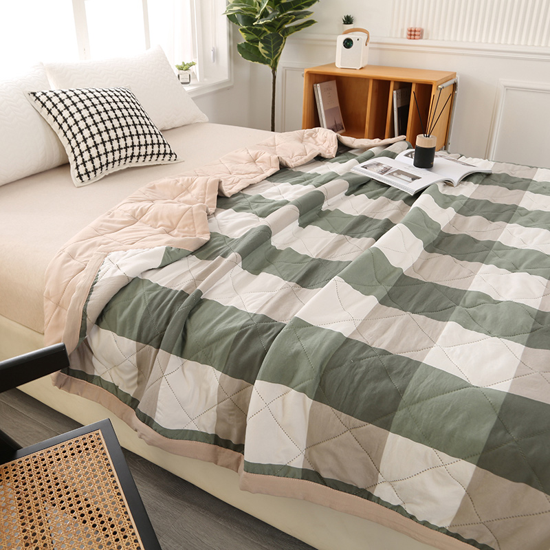 Embroidery Quilt Cover - A solid color spring/summer washed quilted