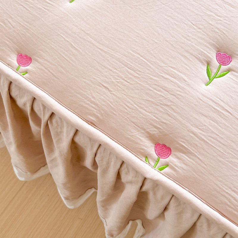 Thicken Quilted Cotton Bed Ski - Embroidery Quilt Cover ulasan dan harga