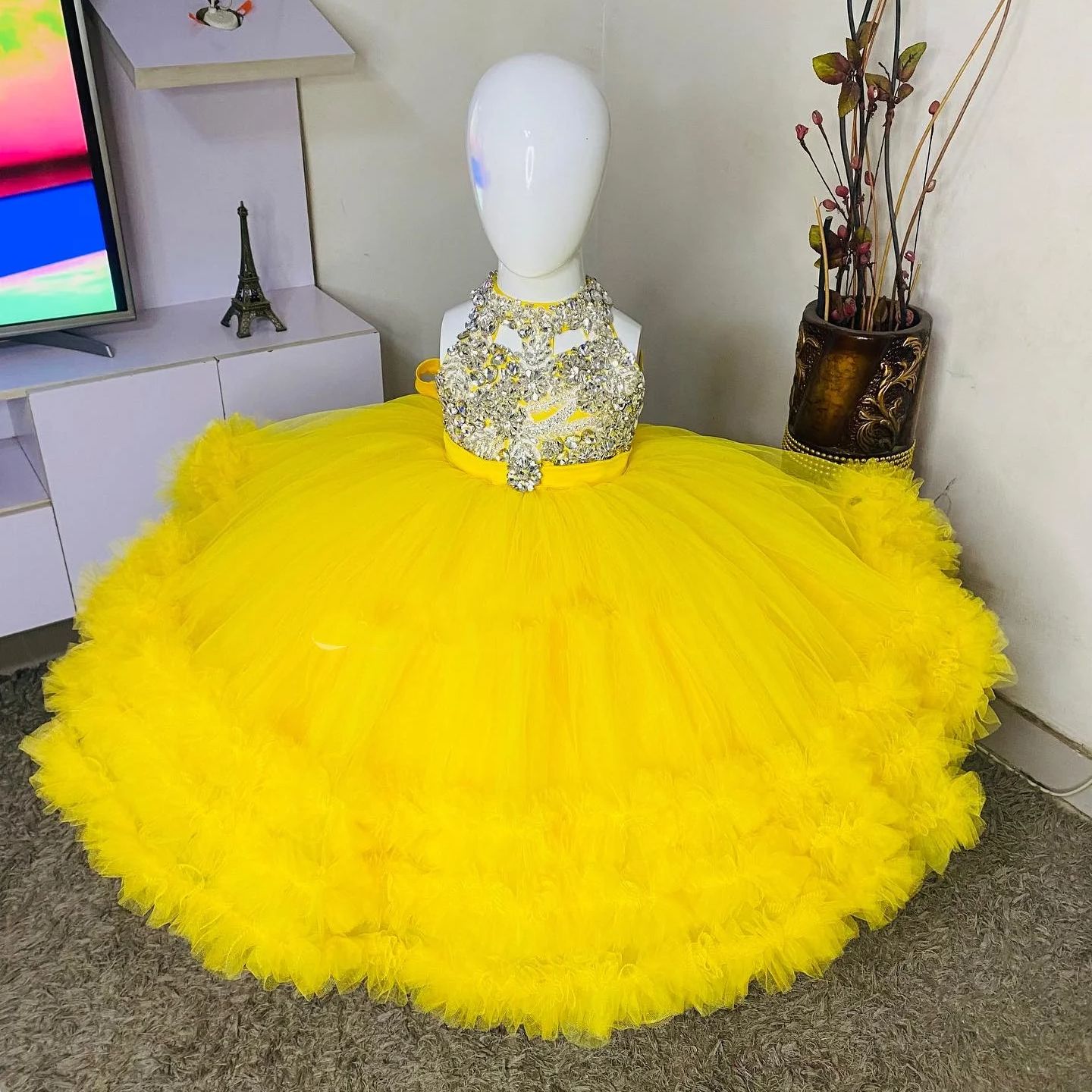 Gorgeous Yellow Flower Girl Dr - Embroidery Yellow Flower ulasan dan harga